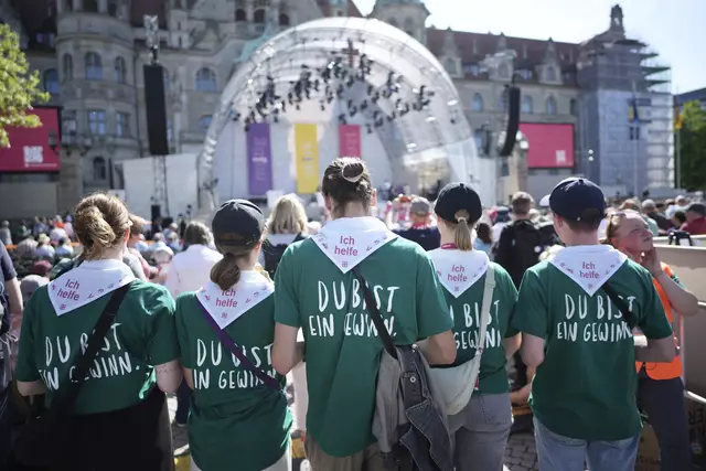 Eröffnungsgottesdienst: Rund 5.000 Helferinnen und Helfer sind beim Kirchentag 2025 in Hannover im Einsatz. | Foto: epd-bild/Tim Wegner