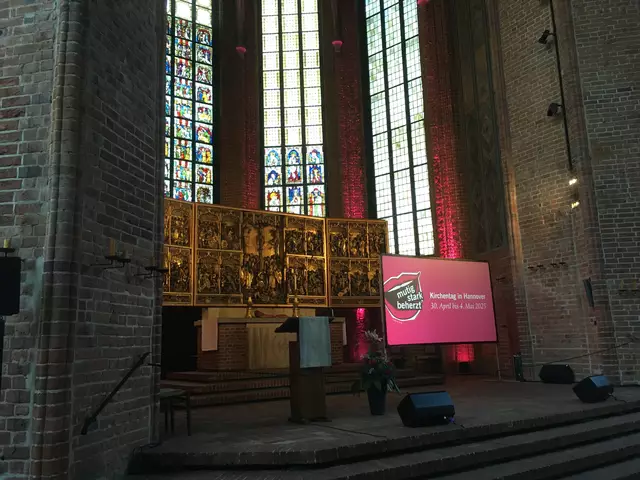 Auf dem Altar ist in 21 Szenen die Passion Jesu abgebildet. | Foto: Gerlint Buchwald