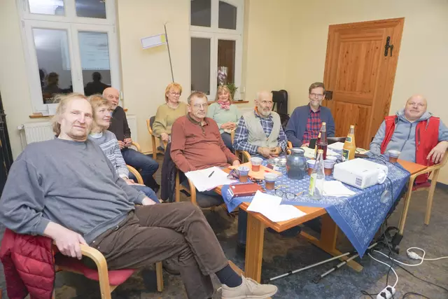 Die Kerngruppe des Organisationsteams um Katechet Peter Conzendorf und Pfarrer Ulrich Storck (1. und 2. v. r.) steckte in den zurückliegenden Wochen viel Kraft in die Vorbereitung. | Foto: Kirchengemeinde Diesdorf