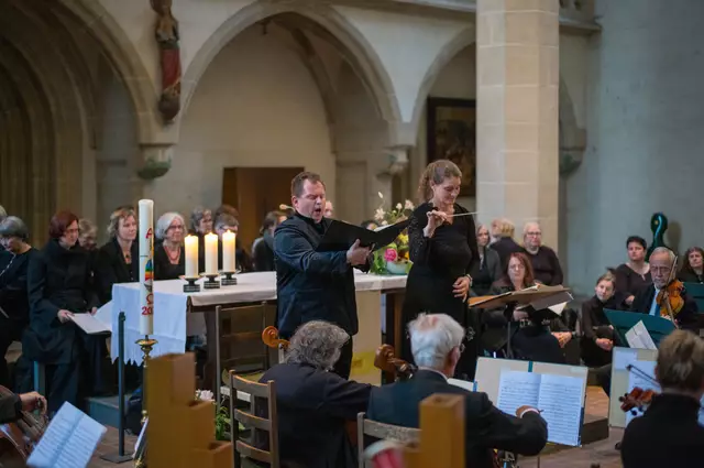 An dem Singalong waren die Augustiner-Kantorei, das Andreas Kammerorchester, Daniel Blumenschein (Bass) und ein großer Singalong-Chor beteiligt. | Foto: Matthias Frank Schmidt