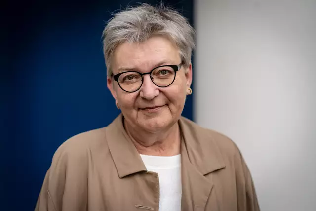 Mit einem eindringlichen Appell zu Mut, Verantwortung und Solidarität hat Kirchenpräsidentin Dorothee Wüst heute in Speyer die Frühjahrstagung der 13. Landessynode der Evangelischen Kirche der Pfalz eröffnet. Im Blick auf den innerkirchlichen Wandel schlug Wüst die Brücke zum Prio-Prozess, dem zentralen Thema dieser Synodentagung: „Auch als Kirche stehen wir in tiefgreifenden strukturellen und geistlichen Veränderungsprozessen. Aber in all dem steckt eben nicht nur die Botschaft von erodierenden Selbstverständlichkeiten, sondern auch viele Hoffnungslichter.“ | Foto: epd-Bild/Peter Jülich