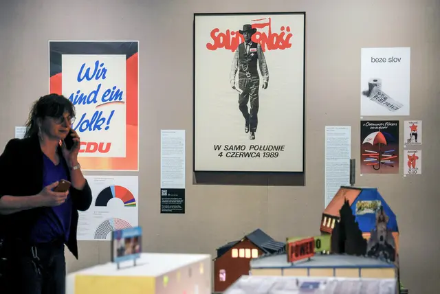 Die Ausstellung im Deutschen Hygiene-Museum Dresden ist den Transformationen nach 1990 gewidmet. | Foto: epd-bild/Matthias Schumann