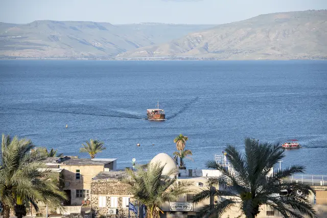 Blick auf den See Genezareth vom Berg der Seligpreisungen in Tiberias. | Foto: epd-bild/Thomas Lohnes