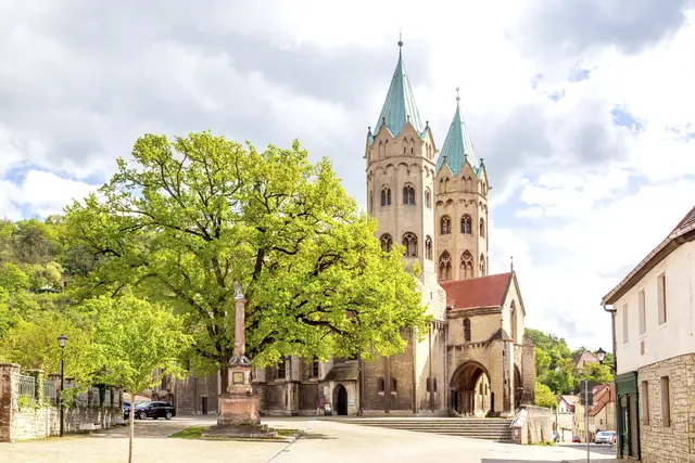 Ziel der diesjährigen Tour ist St. Marien in Freyburg. Hier wird Friedrich Kramer am 17. August, während des Festgottesdienstes zum 800-jährigen Bestehen der Stadtkirche, die Taufformel sprechen. | Foto: Sina Ettmer – stock.adobe.com