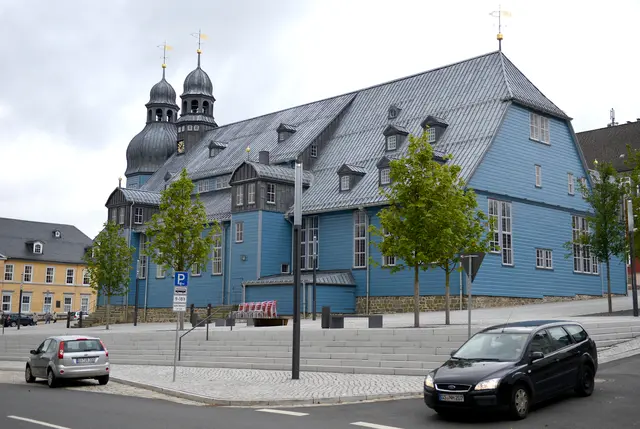 Vor dem Brand: Deutschlands größte Holzkirche, die Marktkirche zum Heiligen Geist in Clausthal-Zellerfeld, wurde nach 13 Jahren Bauzeit im September 2013 wiedereingeweiht. | Foto: epd-bild / Swen Pförtner