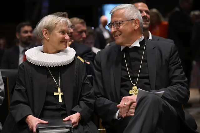 Die Ratsvorsitzende der Evangelischen Kirche in Deutschland (EKD), Kirsten Fehrs, und Bernhard Felmberg | Foto: epd-bild/Christian Ditsch