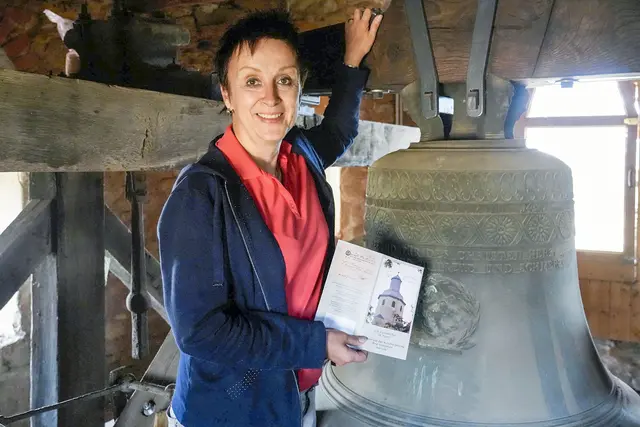 Annett Scholz  im Glockenturm vonSt. Petri in Dorna | Foto: Foto: Wolfgang Hesse