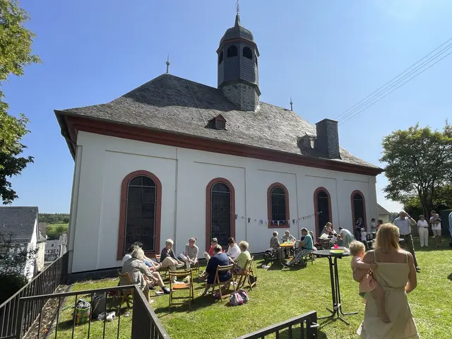 Dorfkirche in Wallrabenstein | Foto:  epd-bild/Renate Haller
