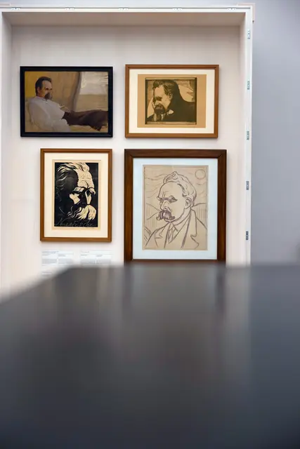 Nachlass im Weimarer Nietzsche-Archiv, beispielsweise unten rechts ein Porträt von Edvard Munch | Foto: epd-bild/Paul-Philipp Braun