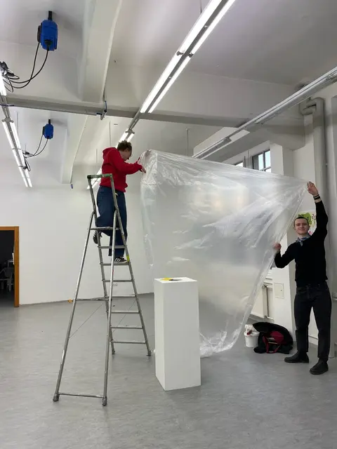 Studenten bei der Arbeit am Kunstprjekt "Fast Perfekt" | Foto: Bauhaus-Universität Weimar