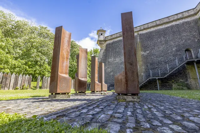 Zitadelle Petersberg: Seit 1913 befand sich in der Festung eine Haftanstalt und seit 1935 ein Kriegsgericht der Wehrmacht. Hier wurden auch Deserteure zum Tod verurteilt. Einige von ihnen wurden auf dem Gelände erschossen. | Foto: Paul-Philipp Braun