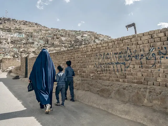 Kabul: Mit den Taliban hat sich die Lage besonders für Frauen verschlechtert. Sie unterliegen massiven Einschränkungen. | Foto: epd-bild/Ilir Tsouko