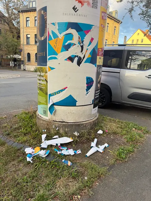 Bereits Anfang September hatten Unbekannte in Weimar Plakate des jüdischen Kulturfestivals Achava zerstört.  | Foto: Achava