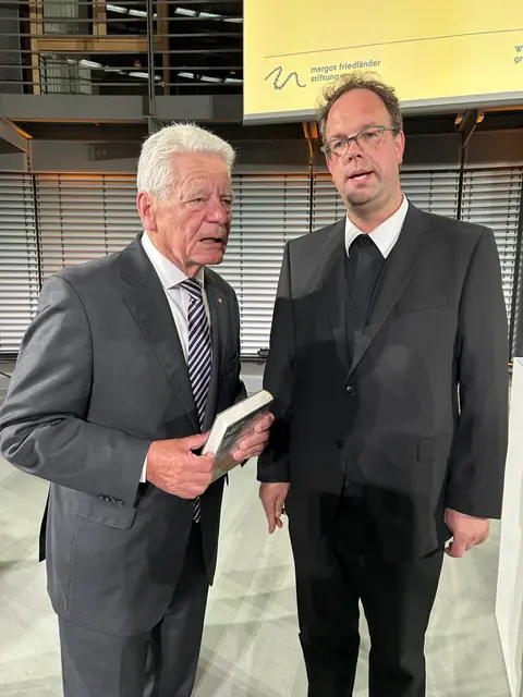 Altbundespräsident Joachim Gauck und der Wurzener Pfarrer Alexander Wieckowski | Foto: Willi Wild