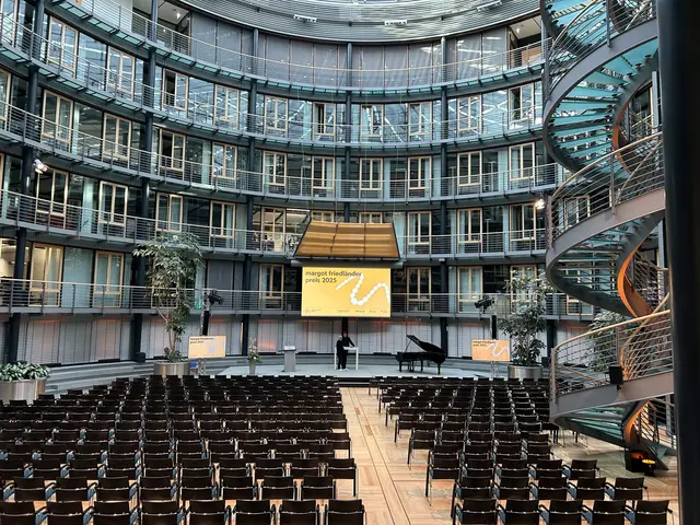 Das Allianz Forum am Brandenburger Tor in Berlin  | Foto: Willi Wild