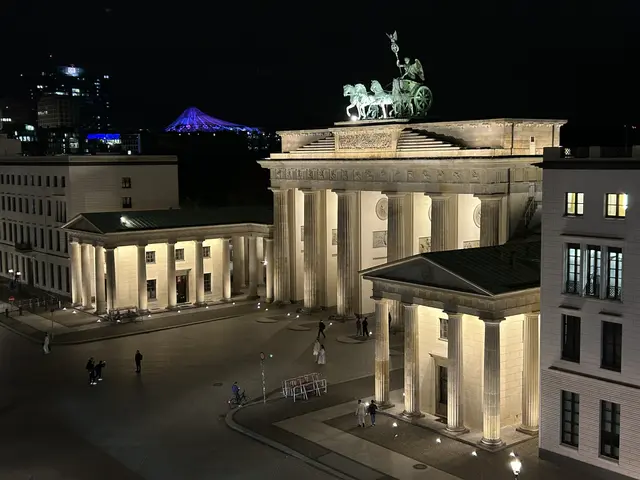 Das Brandenburger Tor. Blick vom siebenten Stockwerk des Allianz Forums | Foto: Willi Wild