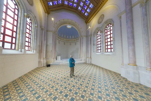 Nicht Herr des Hauses: Pfarrer Christfried Boelter selbst darf nur als Besucher in Kapelle kommen. | Foto: Fotos (3): Paul-Philipp Braun