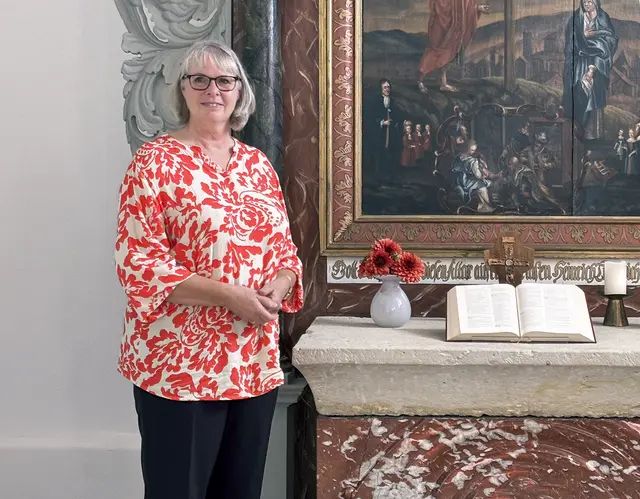 Sonja Hahn ist Vorsitzende der Stiftung "Entschlossene Kirchen" im Kirchenkreis Zerbst und führt auch mal durch die kleine Kirche ihres Heimatdorfes Garitz. | Foto: Uwe Kraus