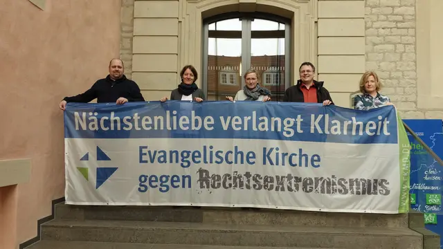 Gegen Rechtsextremismus: Die Evangelische Kirche in Mitteldeutschland (EKM) schloss sich 2017 der Aktion "Nächstenliebe verlangt Klarheit" an. | Foto: EKM