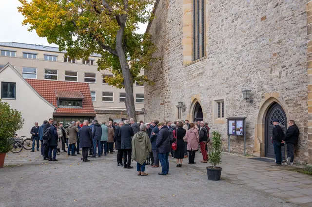 Zum Gottesdienst waren zahlreiche Besucher und Wegefährten in die Erfurter Augustinerkirche gekommen. | Foto: Matthias Frank Schmidt