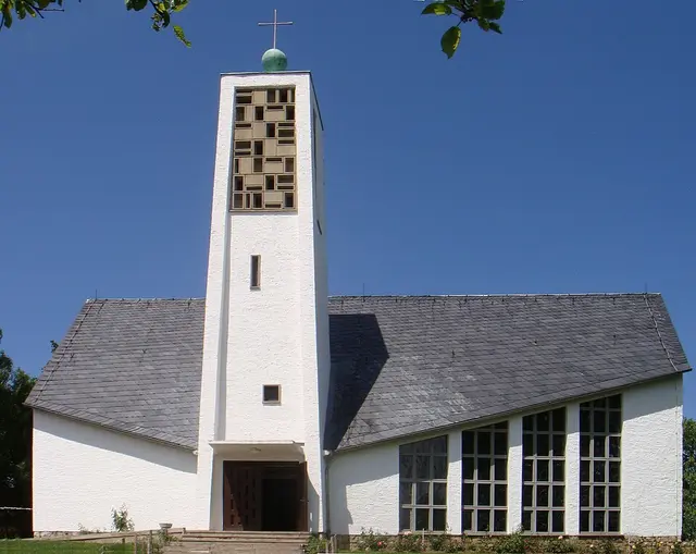 Stephanuskirche Schöndorf in Weimar | Foto: BrThomas, CC BY-SA 3.0, https://commons.wikimedia.org/w/index.php?curid=18428391