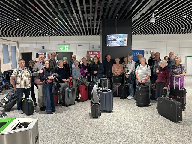 Die Pilger der Hoffnung (3.v.l. Bundestagsvizepräsident Bodo Ramelow und seine Frau Germana Alberti vom Hofe)  | Foto: Willi Wild 