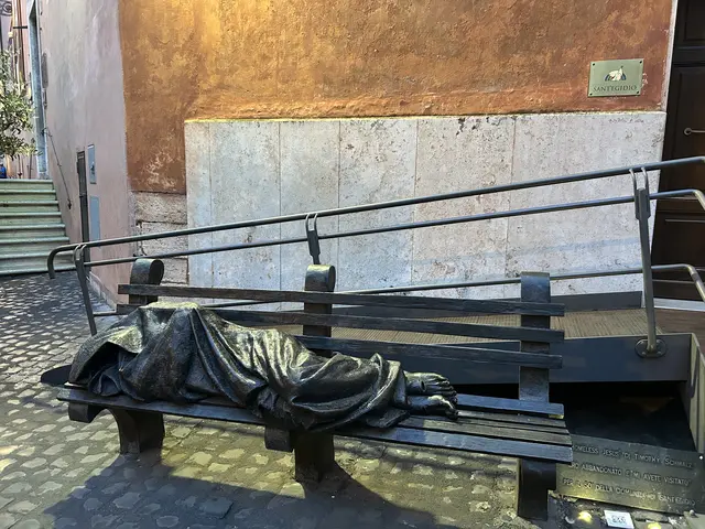 Christus als Obdachloser vor dem Eingang zu Sant‘Egidio | Foto: Willi Wild