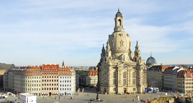 Im Oktober 2005 ist die Frauenkirche nach einem über elfjährigen Wiederaufbau eingeweiht worden.  | Foto: epd-bild/Reiner Blende