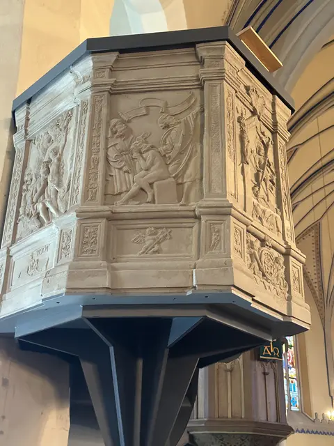 
Die Steinkanzel der Stadtkirche Heldburg  | Foto: Pfarrer Nikolaus Flämig