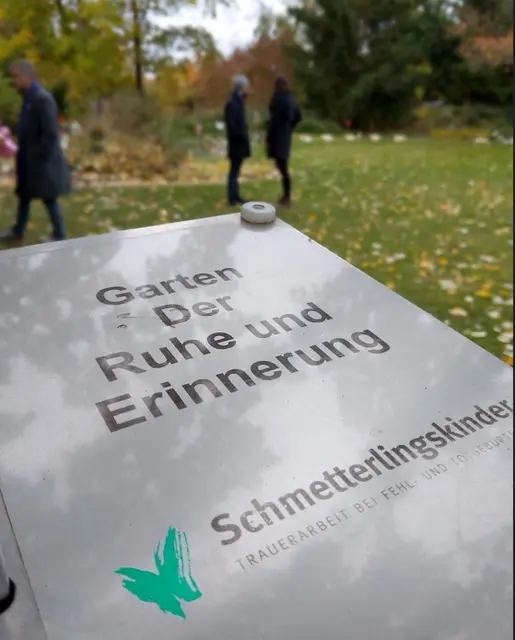 „Garten der Ruhe und Erinnerung“ – so heißt das Areal für die Schmetterlingskinder auf dem Friedhof Lindenau offiziell. | Foto: Holger Zürch