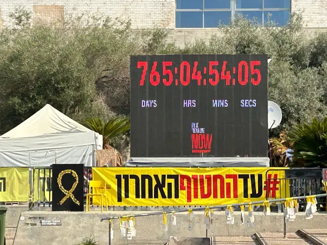  Auf dem Platz vor dem Tel Aviv Museum versammelten sich seit dem Hamas-Überfall auf Israel die Angehörigen der entführten Kinder, Mütter und Väter, um die schrecklichen Erlebnisse zu teilen. | Foto: Willi Wild