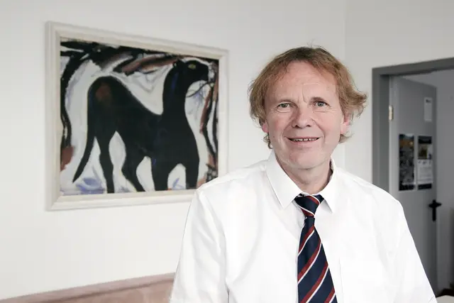 Die Initiative ging von Lehrstuhlinhabern aus fünf Fakultäten aus, darunter der Theologe Martin Leiner. | Foto: Doris Weilandt