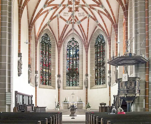 Die Stadtkirche St. Georg in Schmalkalden war in den 1980er-Jahren der Ort der ersten Friedensgebete.  | Foto: Ralf Gebauer