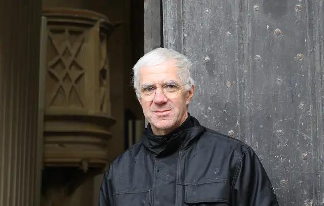 Der Metallbildhauer Thomas Leu aus Halle (Saale) schuf nach intensiven Gesprächen mit den Beteiligten die Kunstinstallation "Einfriedung" aus metallenen Zweigen des Ölbaums. Für Juden und Christen gleichermaßen ist dies ein Symbol des Friedens. | Foto: Thomas Nawrath