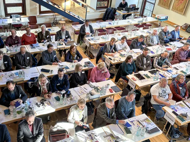 Intensiv berieten die Synodalen die zahlreichen Anträge zum Strategiepapier "Anhalt 2035". | Foto: Uwe Kraus