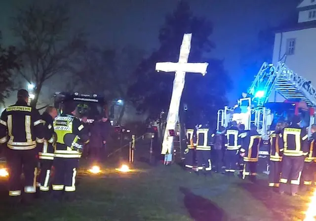 Archivbild eines Blaulicht-Gottesdienstes in Bad Frankenhausen  | Foto: Heike Ehm und Thomas Endter