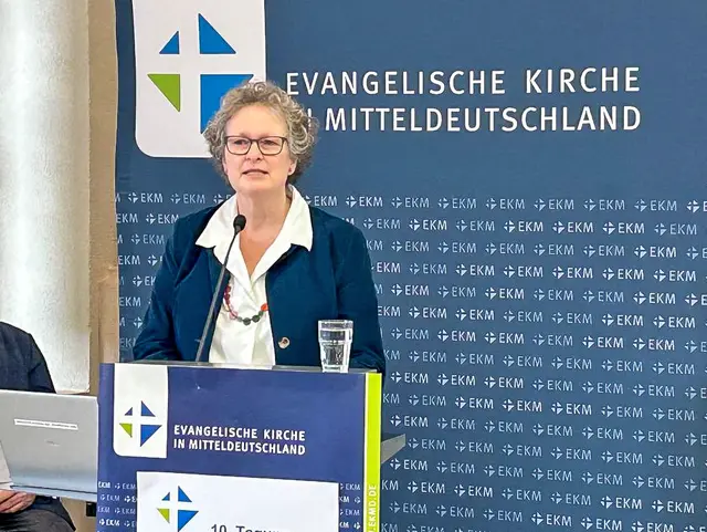 Oberkirchenrätin Barbara Füten bei der Einbringung des EKM-Doppelhaushalts 2026/2027 | Foto: Willi Wild