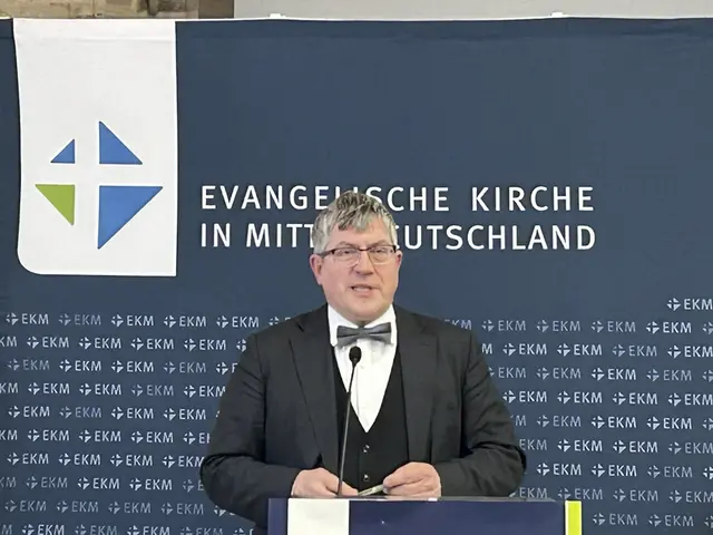 Landesbischof Friedrich Kramer bei seinem Bericht | Foto:  Willi Wild