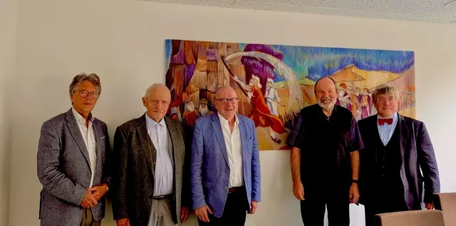 v.l.n.r.: Dr. Aribert Rothe, Joachim Jaeger, Johannes Haak, Andreas Eras und Landesbischof Friedrich Kramer nach dem Gespräch im Landeskirchenamt am 5. September 2025. | Foto: Friedrich Haak (Landeskirchenamt Erfurt)