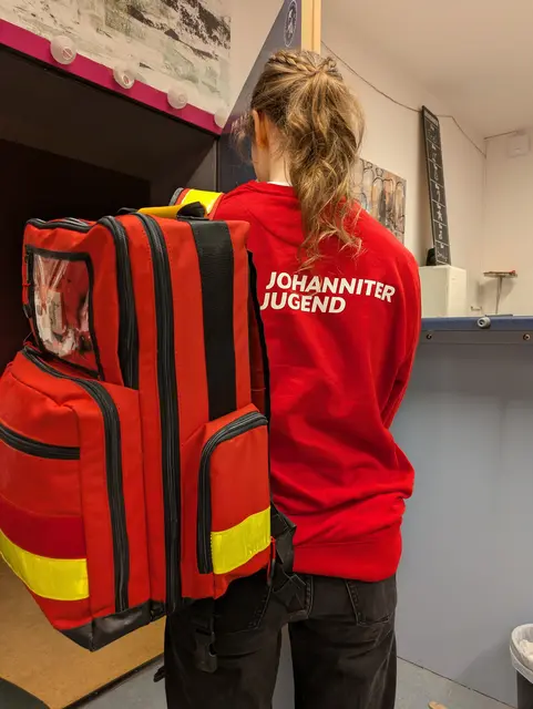 Der Rucksack ist startklar für den nächsten Einsatz. Die Materialien für den Sanitätsdienst an Schulen stellt die Johanniter-Unfall-Hilfe zur Verfügung. | Foto: Beatrix Heinrichs 