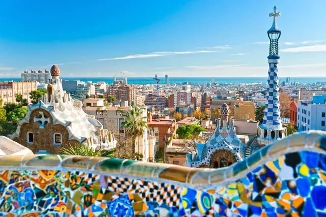 Aussicht vom Park Güell auf Barcelona | Foto: shutterstock_101032684