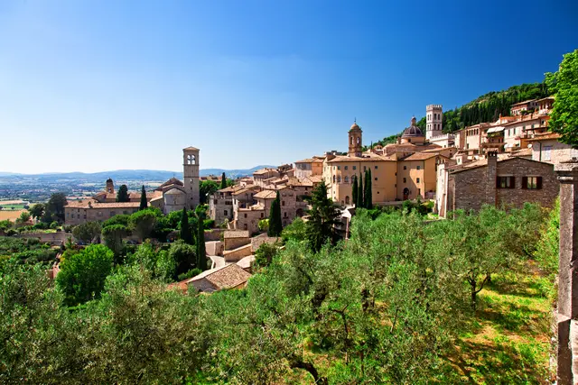 Assisi im grünen Umbrien | Foto: shutterstock_142706023