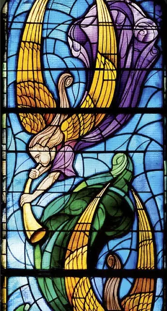 Friedenskirche Jena: Die Chorfenster des Glaskünstlers Fritz Körner zeigen eine Szene aus der Offenbarung. | Foto: Friedenskirche Jena