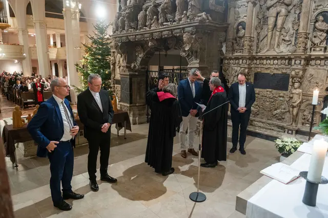 Henrich Herbst und Ralf-Peter Fuchs haben die neue Geschäftsführung eingesegnet. | Foto: Maik Schuck