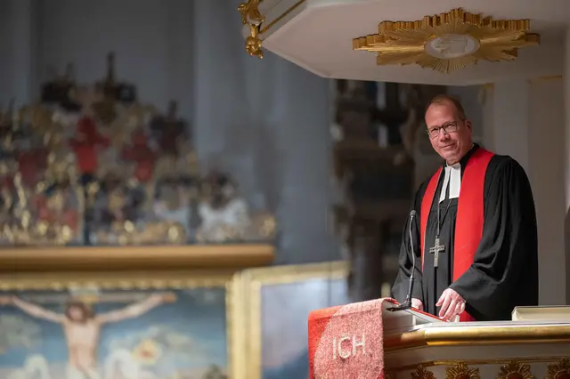 Christoph Stolte, Vorstandsvorsitzender der Diakonie Mitteldeutschland, hielt die Predigt im Gottesdienst. | Foto: Maik Schuck