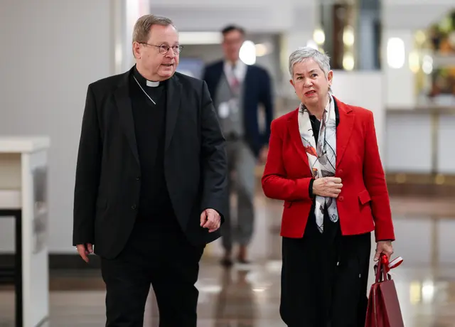 Der Vorsitzende der Deutschen Bischofskonferenz, Bischof Georg Bätzing, und Irme Stetter-Karp, Präsidentin des Zentralkomitees der deutschen Katholiken (ZdK) | Foto: epd-bild/Christoph Schmidt