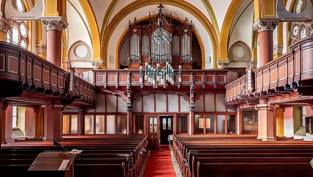 Blick zu Orgel und Empore | Foto: NoRud, CC BY-SA 4.0, https://commons.wikimedia.org/w/index.php?curid=124954211