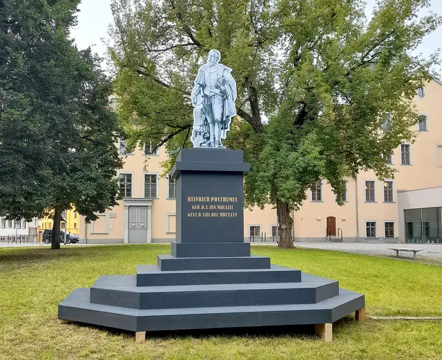Modellstatus: Die Bronze-Plastik soll im April 2027 wieder an alter Stelle stehen.  | Foto: Manfred Otto Taubert