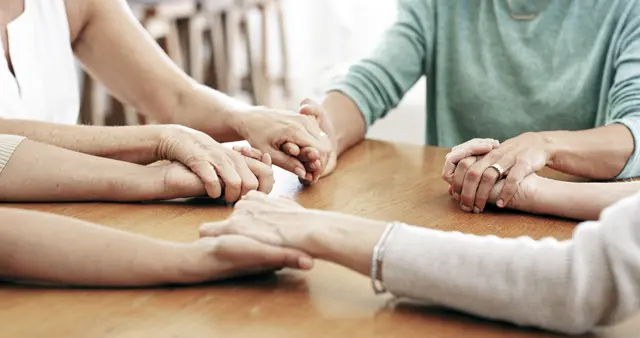 Herrscher, Licht und Quelle: Wir müssen sensibel mit unserer Glaubenssprache umgehen – und mit den Bildern im Kopf, ist Eva Lange überzeugt. | Foto: peopleimages – stock.adobe.com