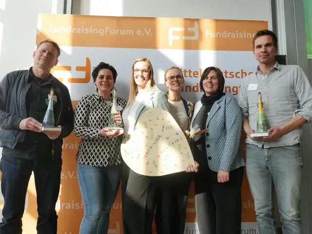 Verleihung des Fundrainigpreises 2026: David Schnell, Cindy Sommer, Christine Buchholz, Isabell Koch, Katja Germer, Chris Häßner (v.l.n.r.) | Foto: Fundraising Forum e.V.